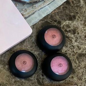 SOLD! ILmakiage baked blush bundle!